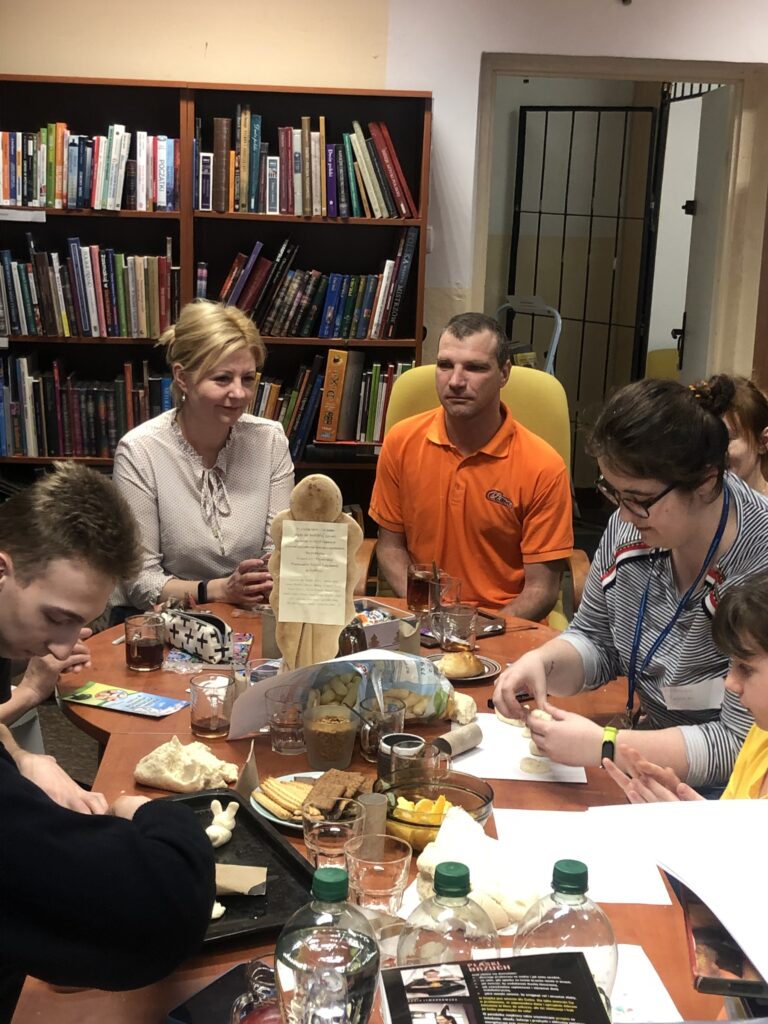 prace manualne przy herbatce