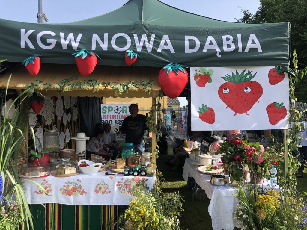 Prezentacja stoiska KGW Nowa Dąbia