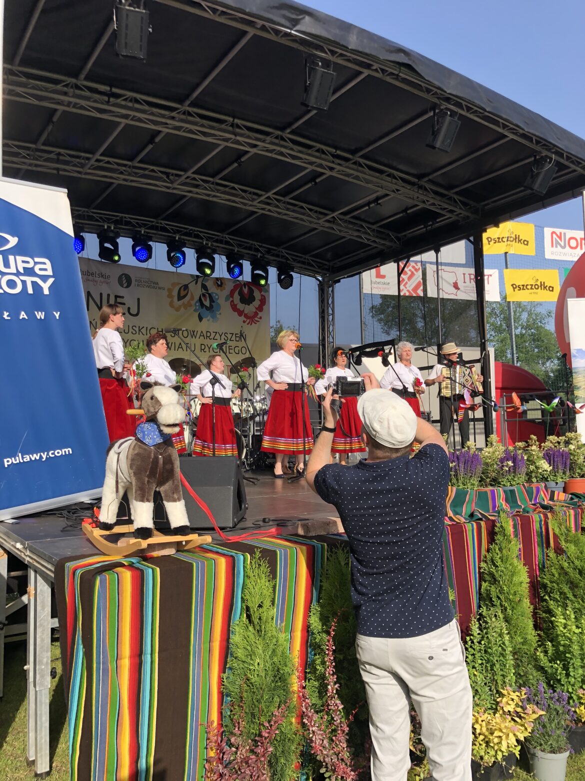 Występ na Letnim festiwalu Folkloru organizowanym przez Powiatową Bibliotekę Publiczną w Rykach