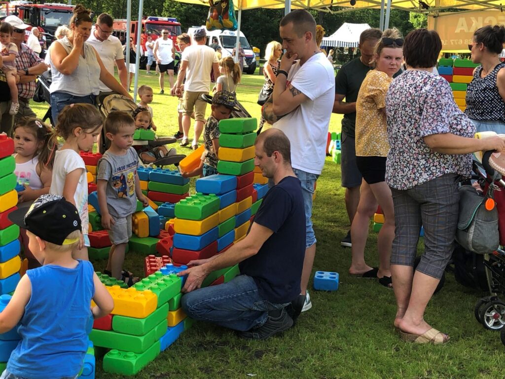 PBP Letni-Festiwal-Folkloru.-Atrakcje-dla-dzieci.