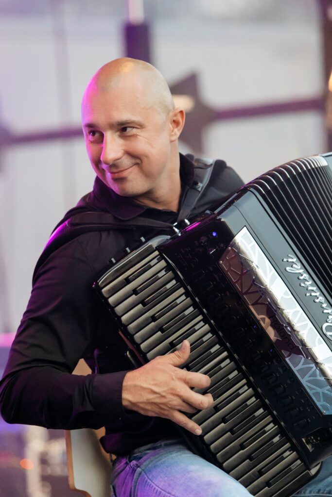 PBP Letni-Festiwal-Folkloru.-Wystep-na-scenie.