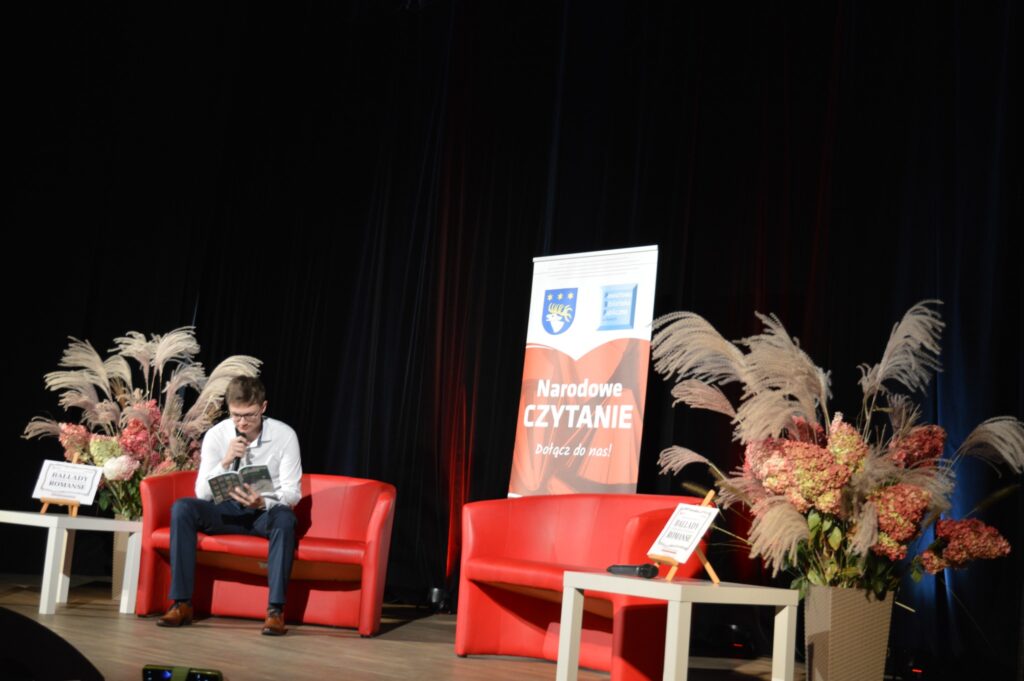 Czyta jeden z uczniów