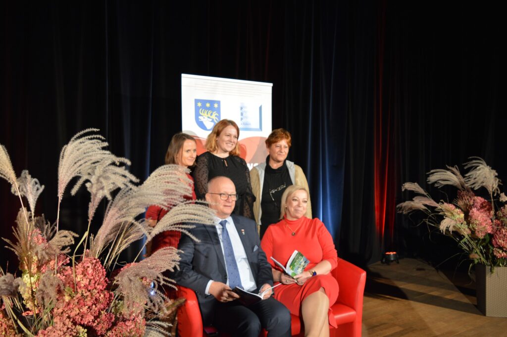 zdjęcie grupowe organizatorzy