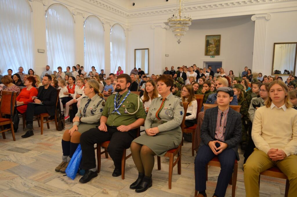 Przegląd Piosenki Patriotycznej i Harcersskij Powiatowej Biblioteki Publicznej w Rykach, widownia