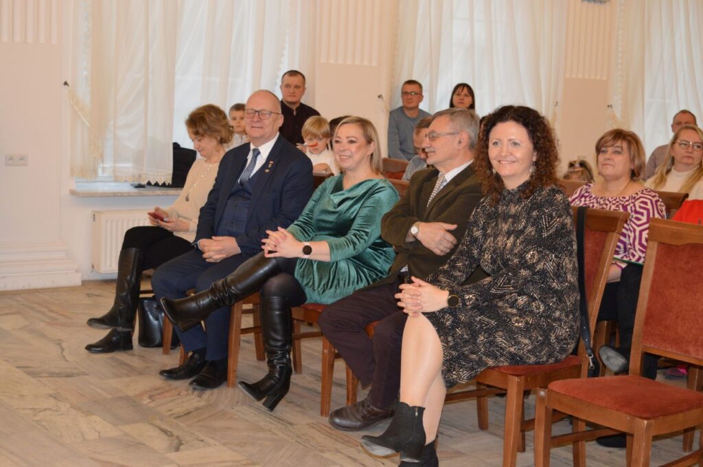 Przegląd Piosenki Patriotycznej i Harcersskij Powiatowej Biblioteki Publicznej w Rykach, inne ujcie widowni