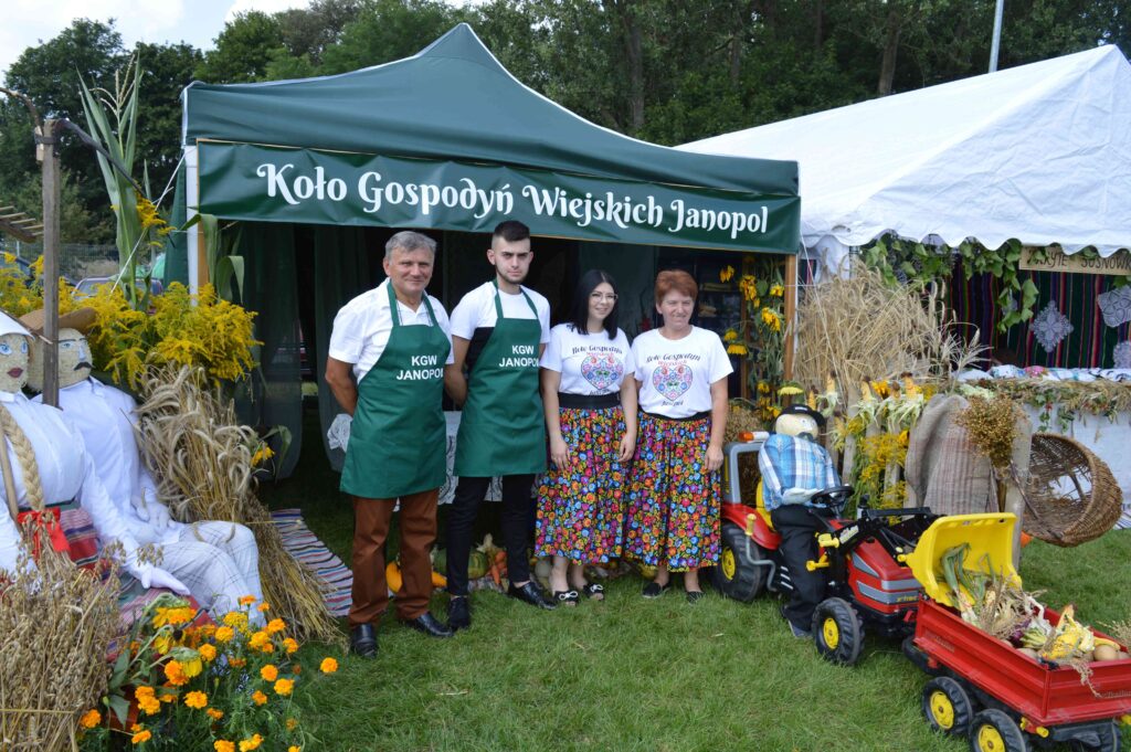 dożynki powiatowo- gminne,  KGW prezentacja