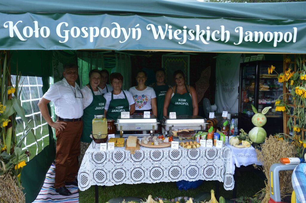 dożynki powiatowo- gminne,  KGW prezentacja