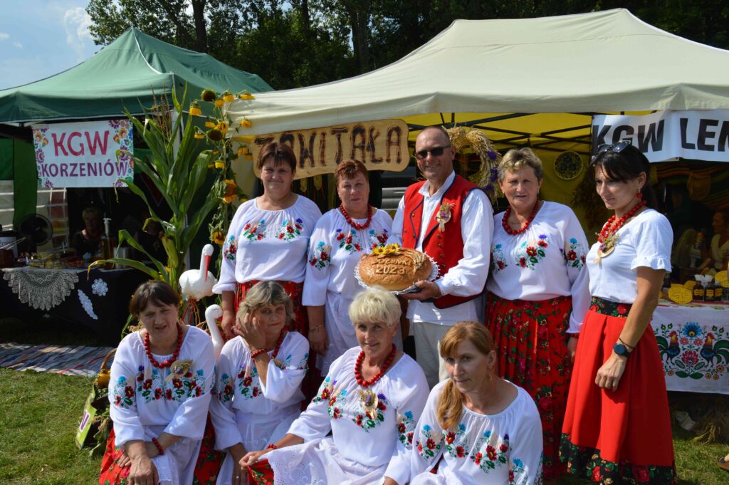 dożynki powiatowo- gminne,  KGW prezentacja