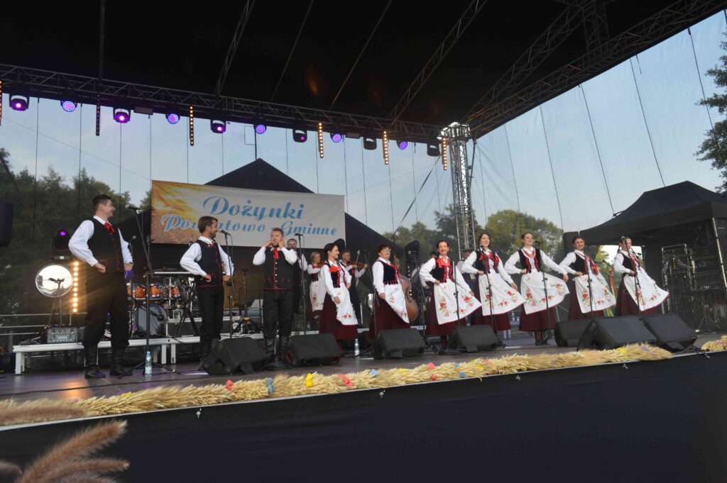 dożynki powiatowo- gminne,  scena