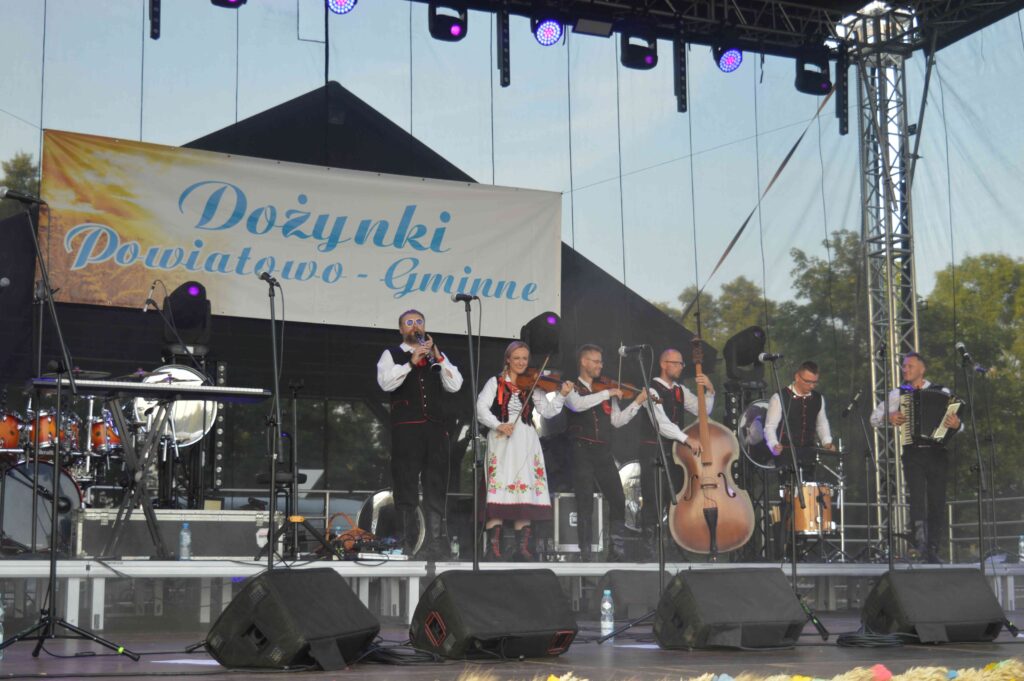 dożynki powiatowo- gminne,  scena