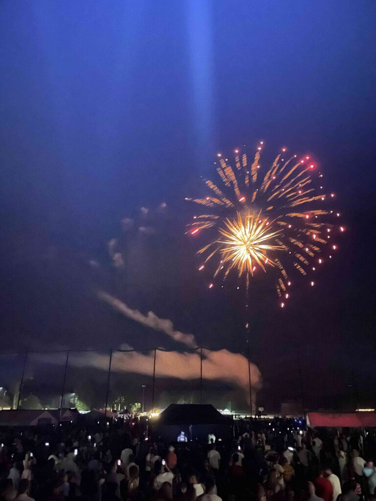 dożynki powiatowo- gminne, zakończenie i fajerwerki prezentacja 