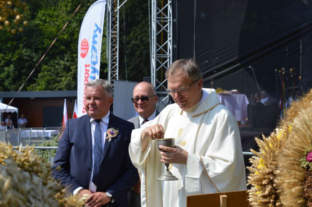 dożynki powiatowo- gminne, msza święta