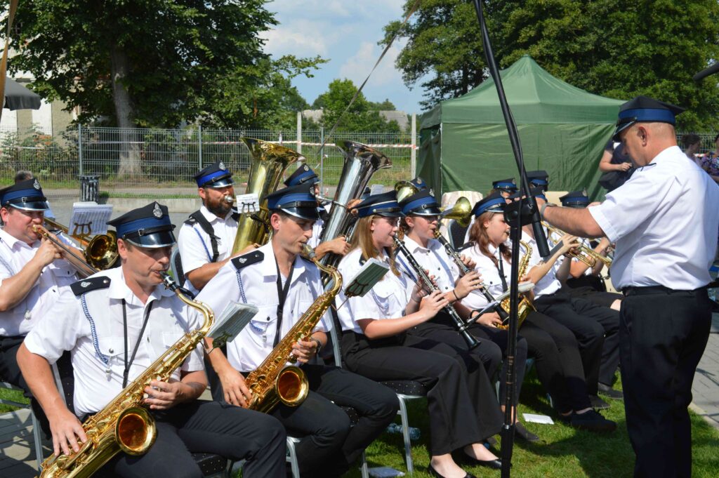 dożynki powiatowo- gminne,  prezentacja orkiestra dęta