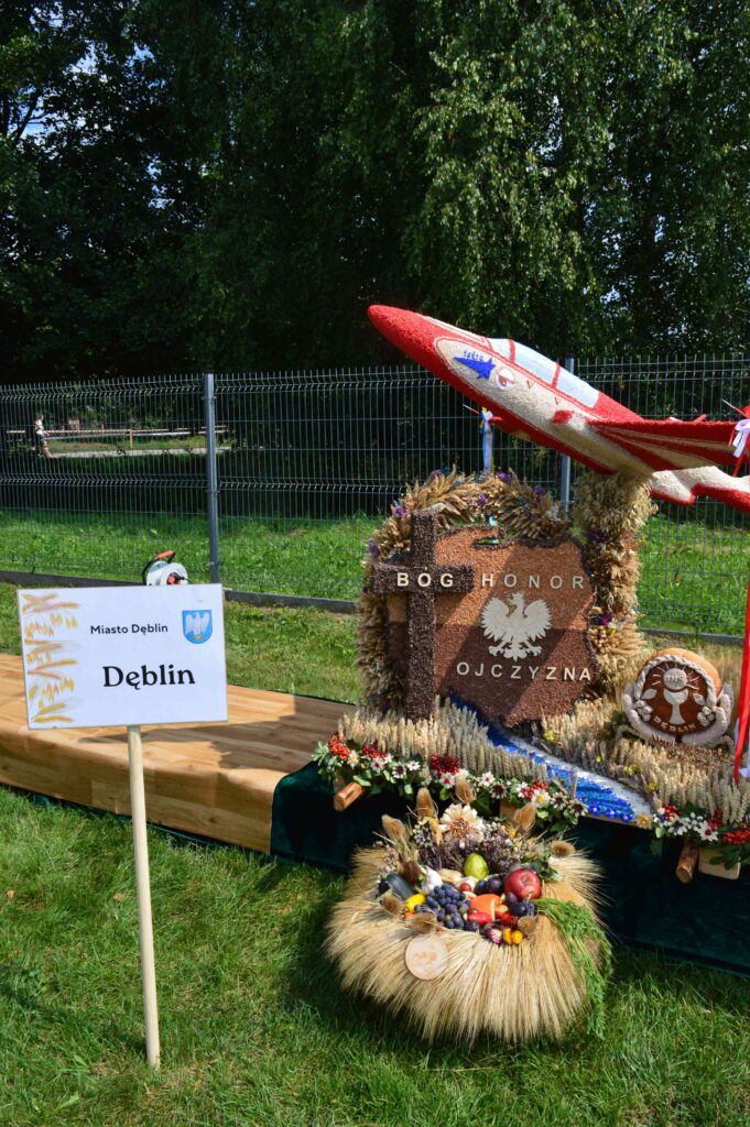 dożynki powiatowo- gminne,  wieńce KGW