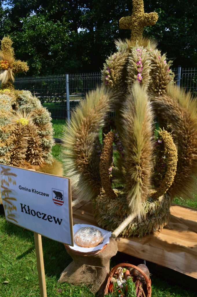 dożynki powiatowo- gminne,  wieńce KGW