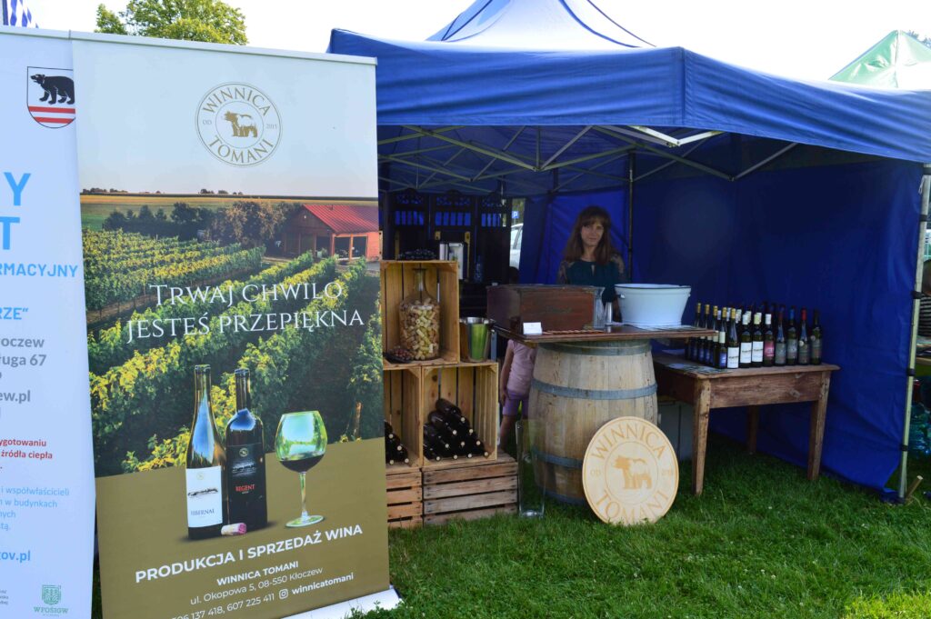 dożynki powiatowo- gminne,  stoiska