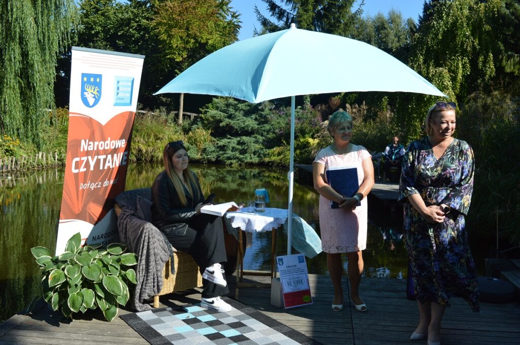 2023 czyta   - Narodowe czytanie zorganizowane przez powiatową bibliotekę w Rykach
