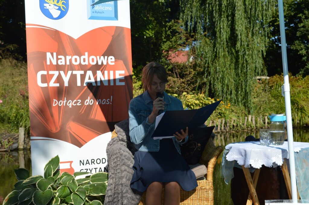 2023 czyta uczeń  - Narodowe czytanie zorganizowane przez powiatową bibliotekę w Rykach