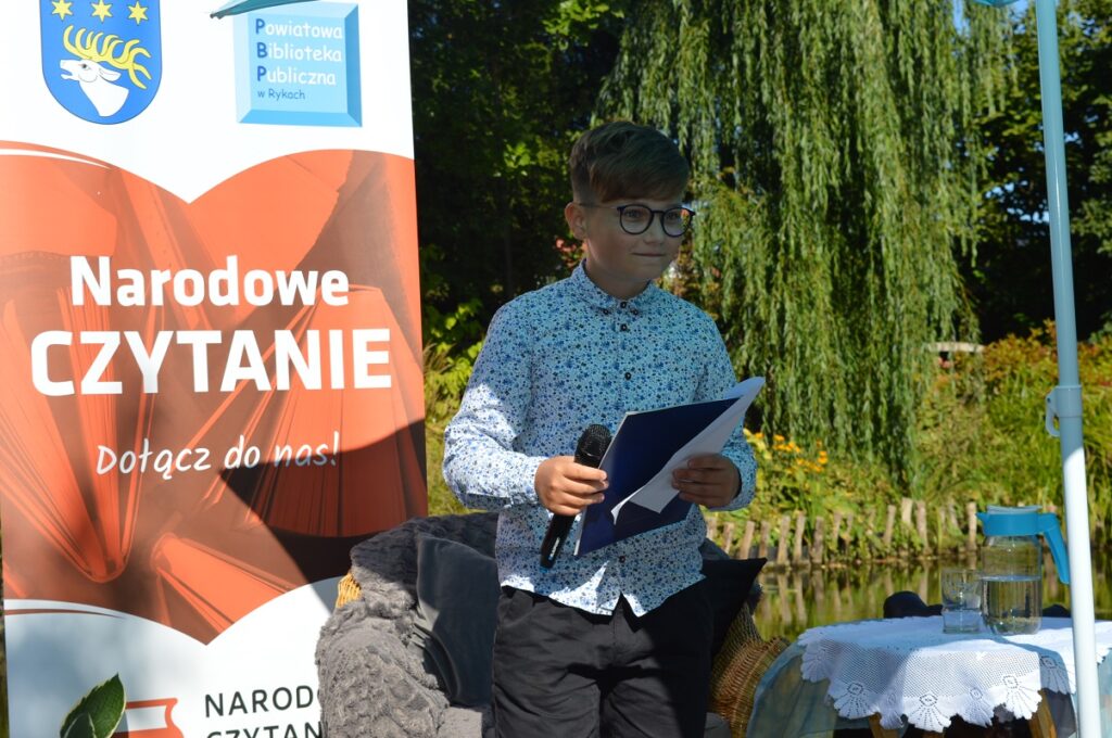 2023 czyta uczeń  - Narodowe czytanie zorganizowane przez powiatową bibliotekę w Rykach