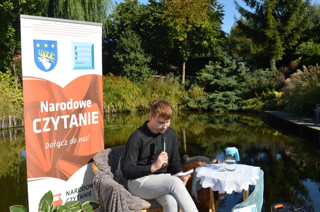 2023 czyta uczeń  - Narodowe czytanie zorganizowane przez powiatową bibliotekę w Rykach