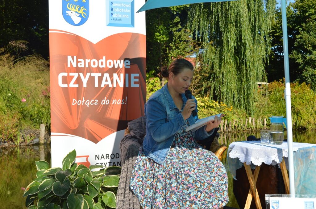 2023 czyta uczeń  - Narodowe czytanie zorganizowane przez powiatową bibliotekę w Rykach
