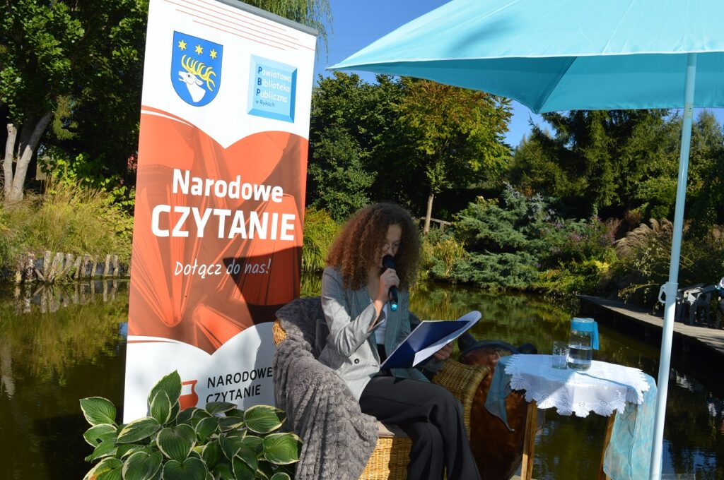 2023 czyta uczeń  - Narodowe czytanie zorganizowane przez powiatową bibliotekę w Rykach
