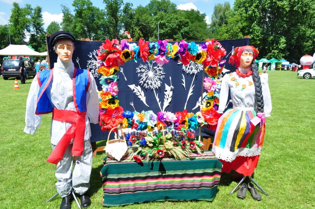 Festiwal Kultury Regionów, zdjęcie zamieściła Dagmara Jarosz - dyrektor Powiatowej Biblioteki Publicznej w Rykach - zdjęcie atrapy