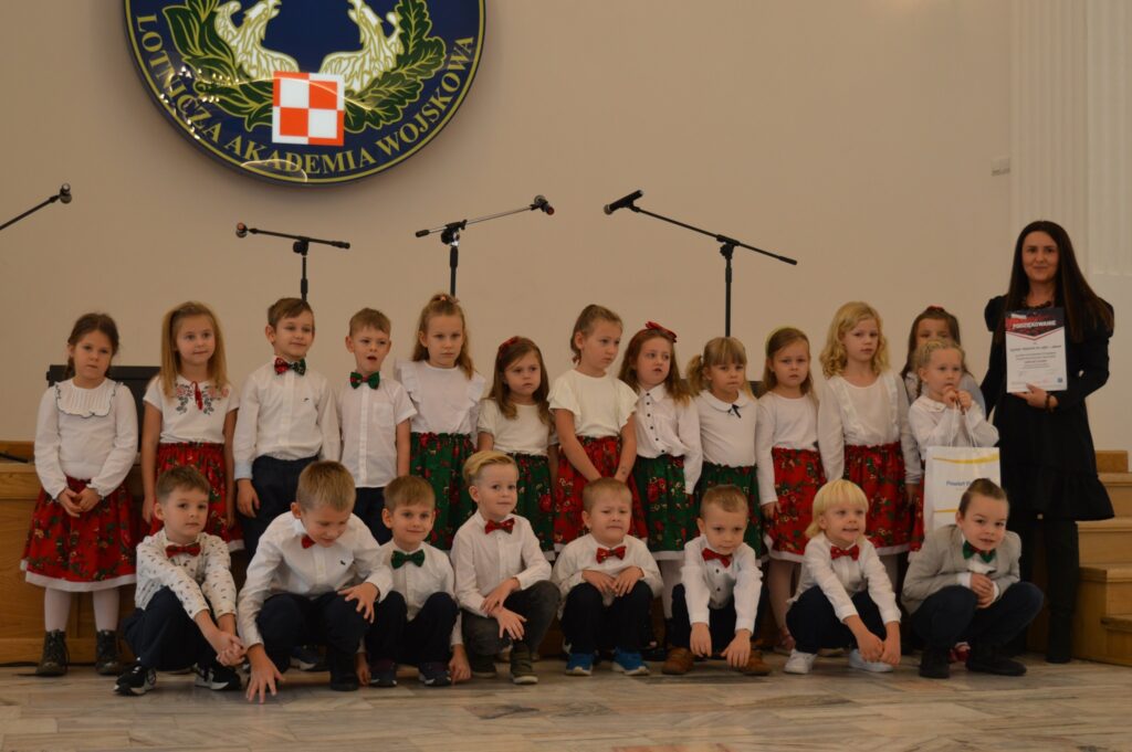 Powiatowy Przegląd Piosenki Patriotycznej I Harcerskiej - na scenie 
