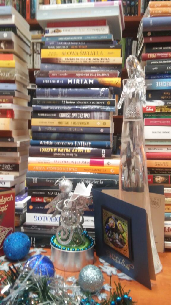 stos książek i życzenia