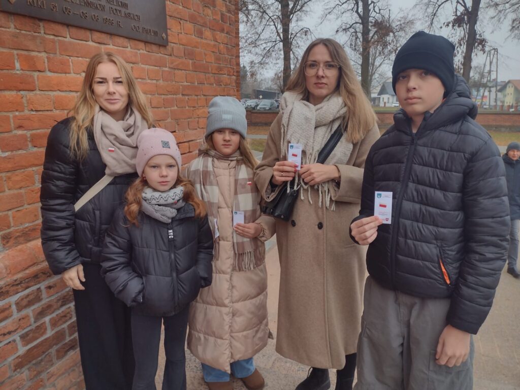 zdjęcie pod Kościołem w ramach projektu Warto być Polakiem