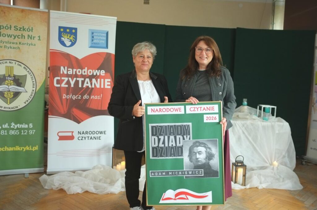 zdjęcie na tle dekoracji narodowe czytanie 2026 2 osoby
